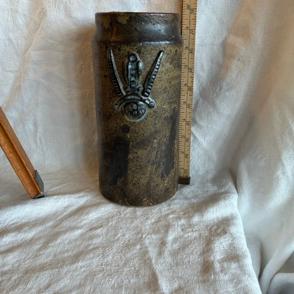 Horsefly Vase Sturdy BIG  Ceramic Relief Design Brown Tan Blue Mottled Colors 3D